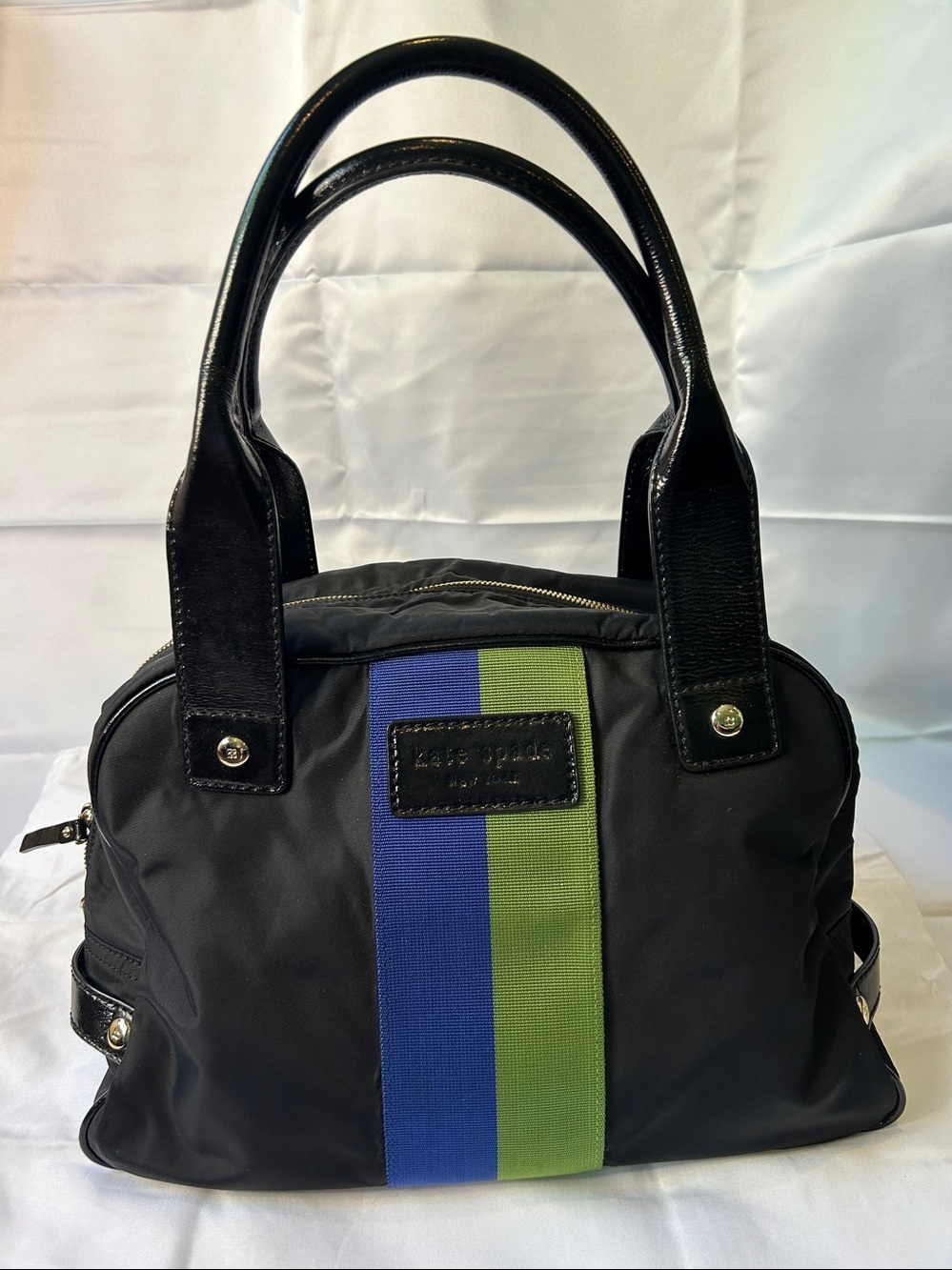 Final sale pricee❗️ Kate Spade satchel w/ patent trim in great condition